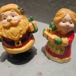 Vintage Hallmark Plastic Santa and Mrs Claus Salt and Pepper Shakers
